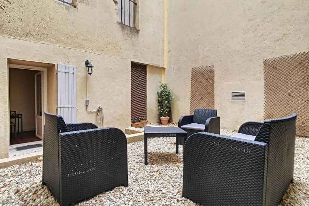 דירות אביניון Le Limas - Charme - Wifi - Patio - Rdc מראה חיצוני תמונה